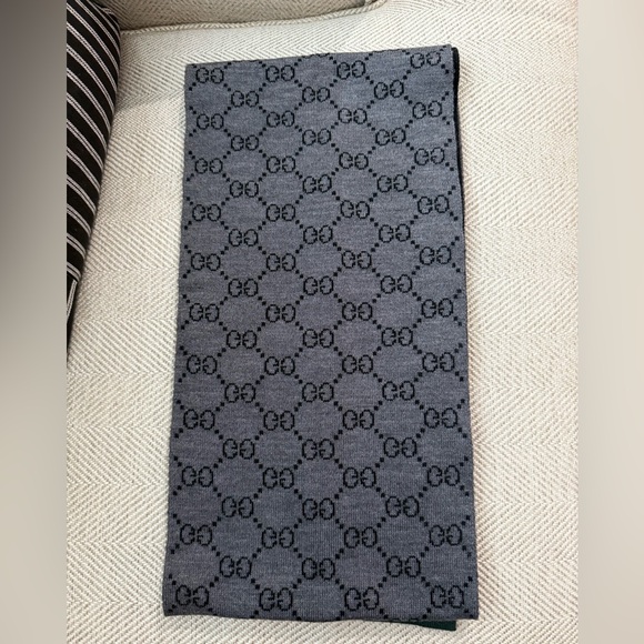 gucci scarf - Picture 5 of 7